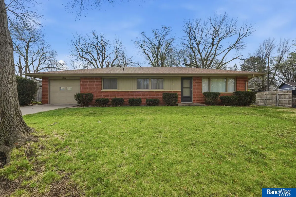 1900 Broadmoore Street, Lincoln, NE 68506 - #1