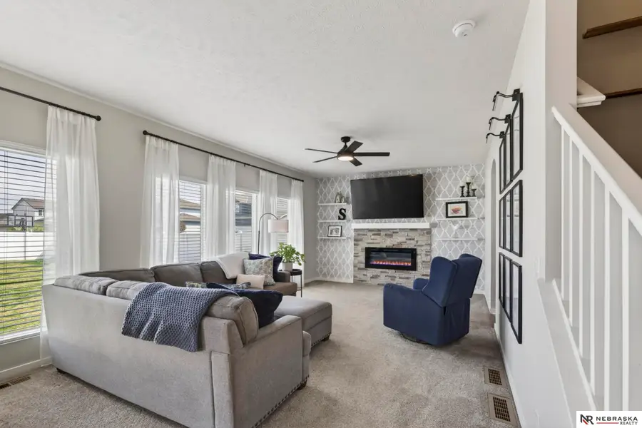 21356 H Street, Chicago, NE 68022 - #2