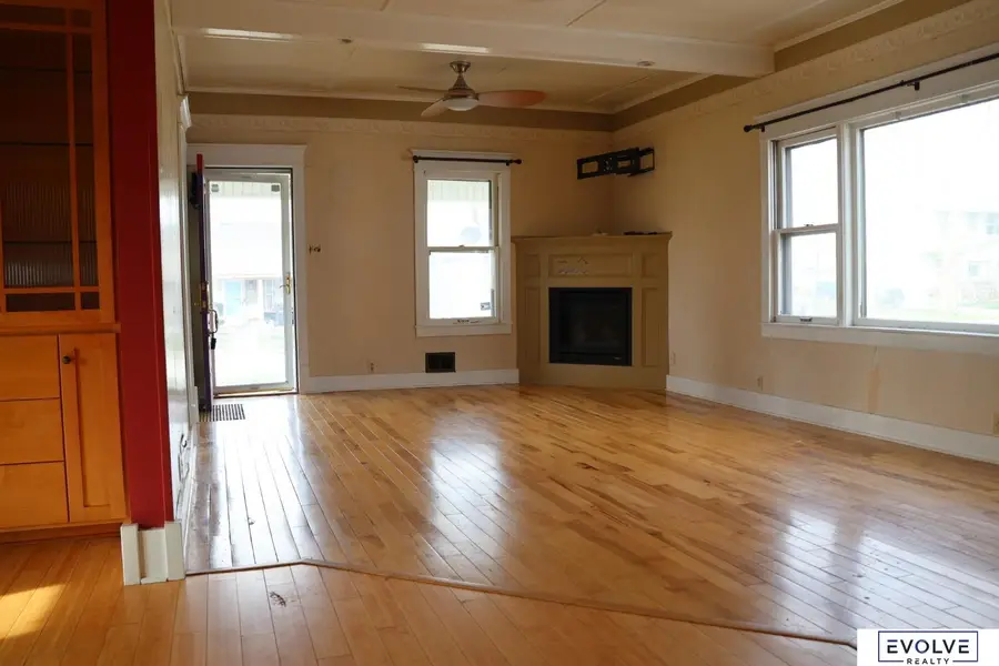 211 W Alexander Street, Valley, NE 68064 - #3