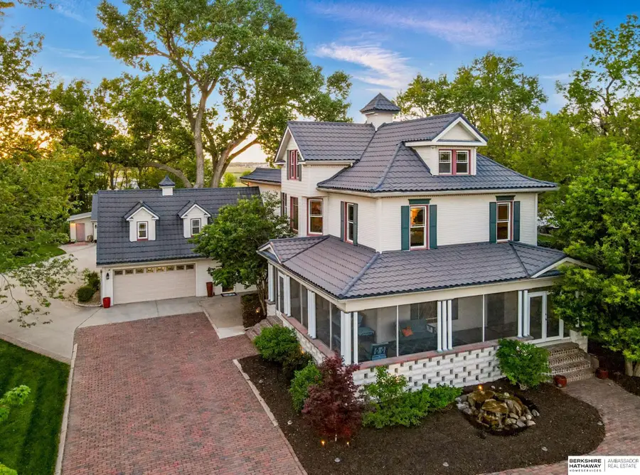 512 N Spruce Street, Valley, NE 68064 - #3