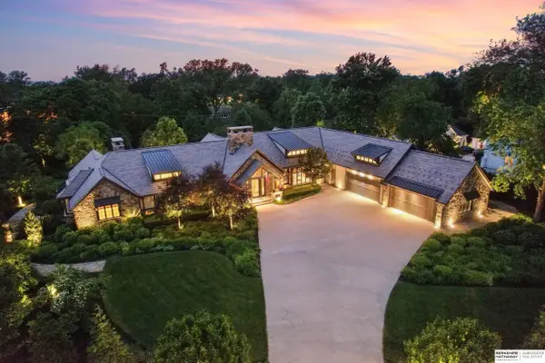 840 Loveland Drive, Omaha, NE 68114