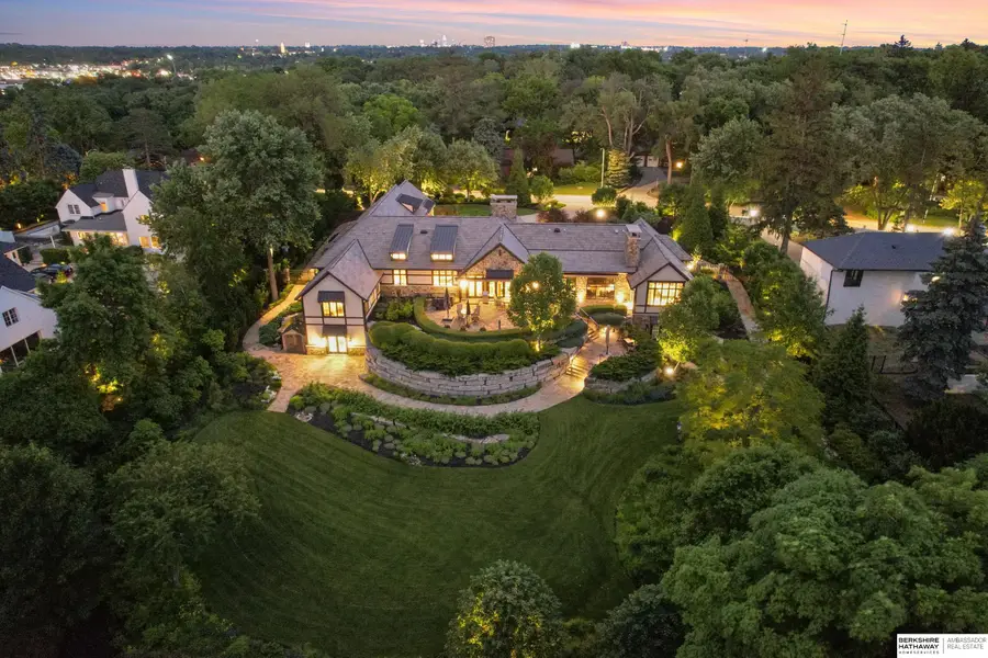 840 Loveland Drive, Omaha, NE 68114 - #3