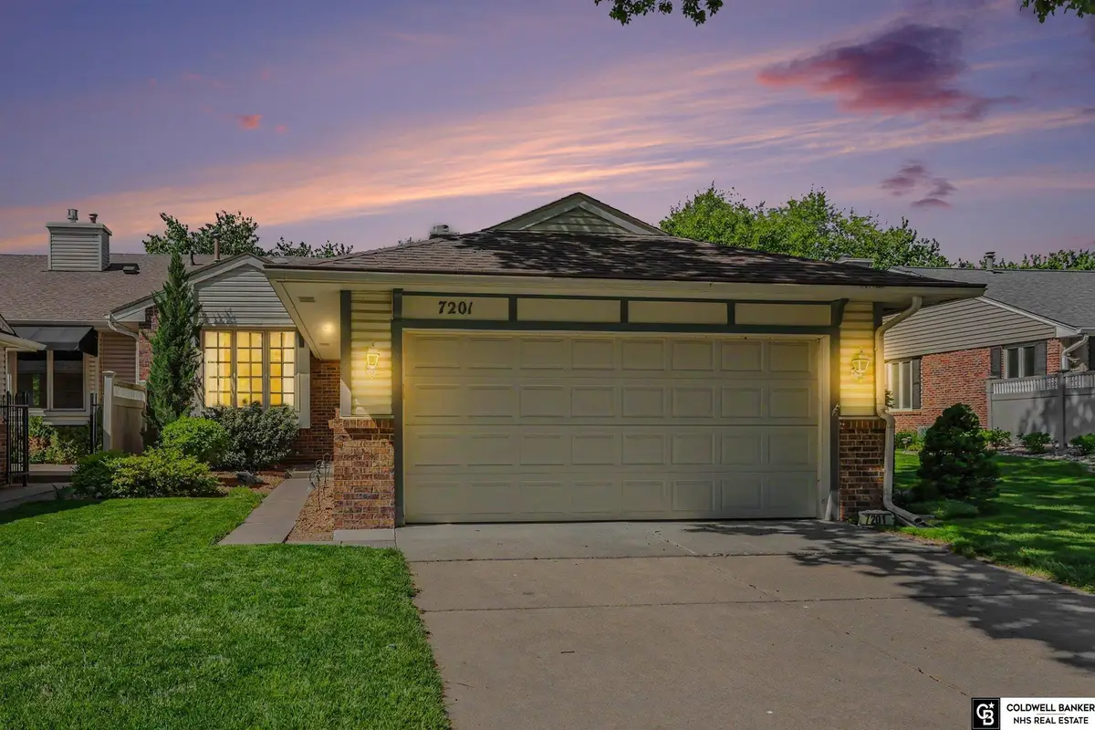 7201 Grand Oaks Drive, Lincoln, NE 68516 - #1