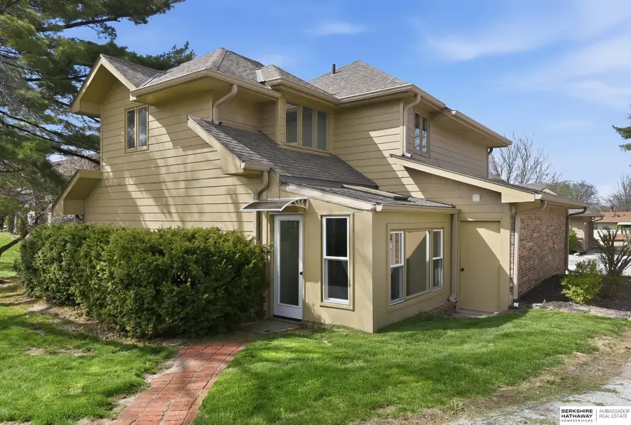 9630 Southby Plaza, Omaha, NE 68124 - #3