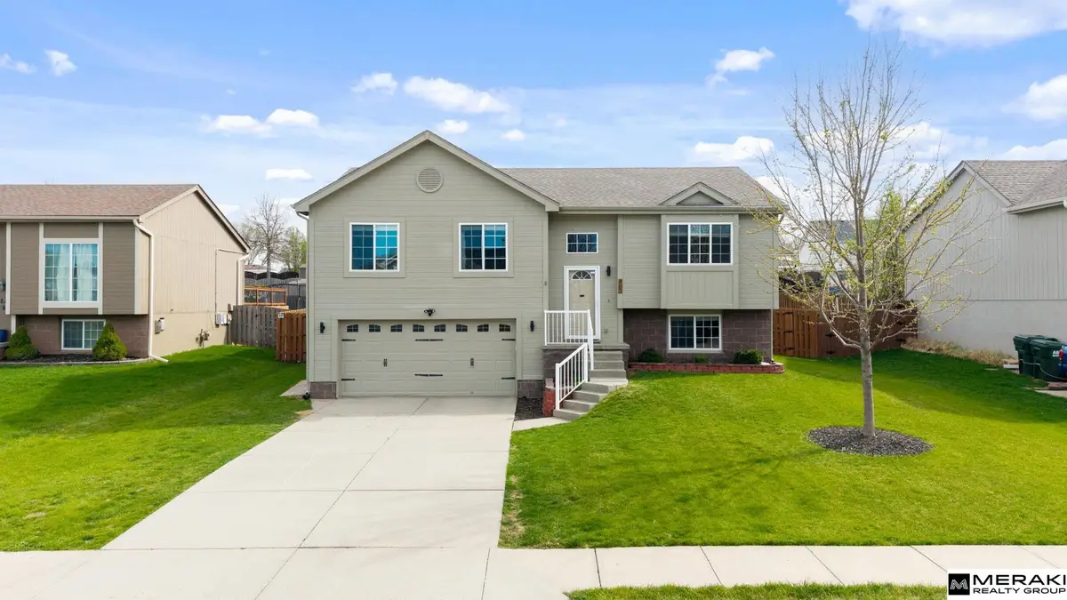 807 Clearwater Drive, Papillion, NE 68046 - #1