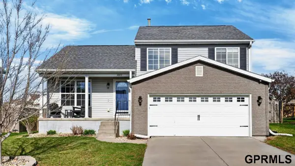 8007 S 158th Street, Omaha, NE 68136