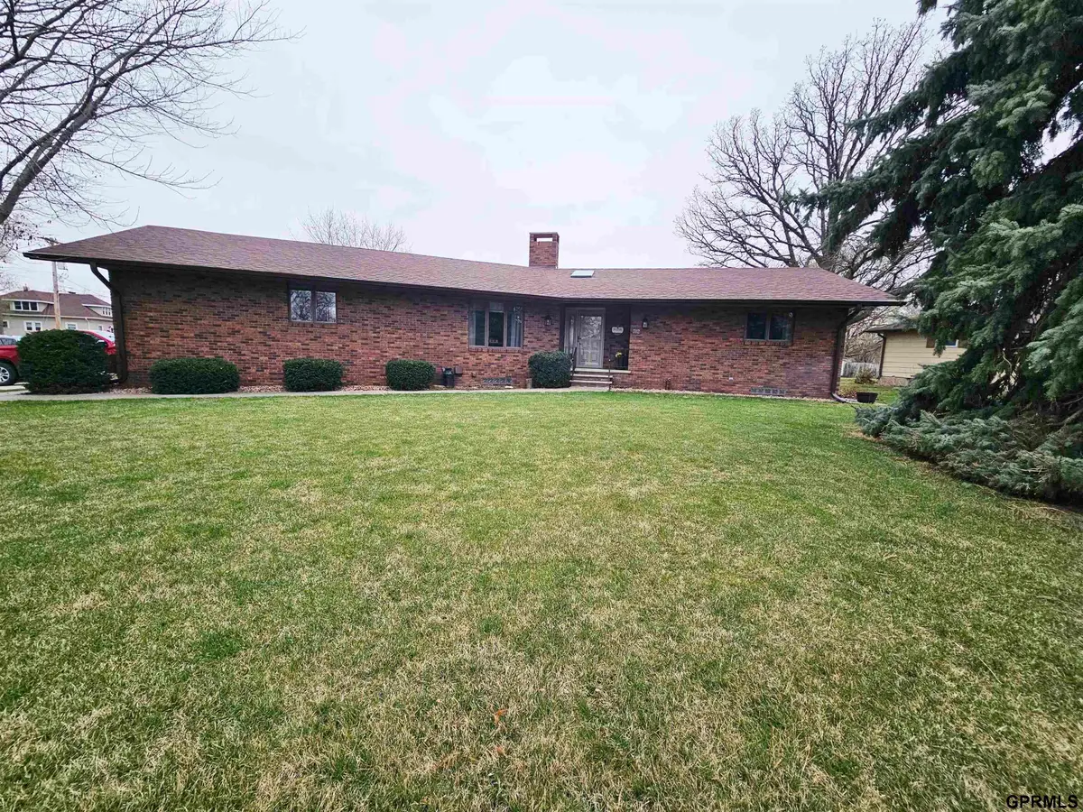 702 W Maple Street, Sutton, NE 68979 - #1