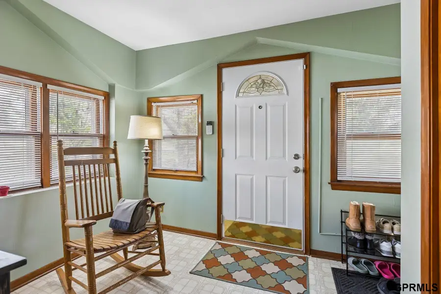 3072 S 31st Street, Omaha, NE 68105 - #3