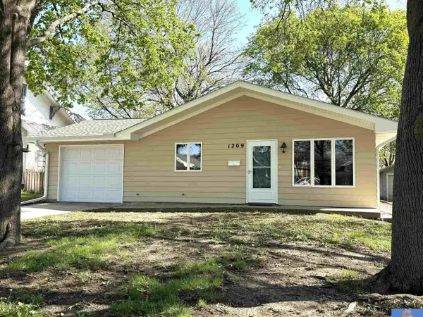 1209 Grant Street, Beatrice, NE 68310
