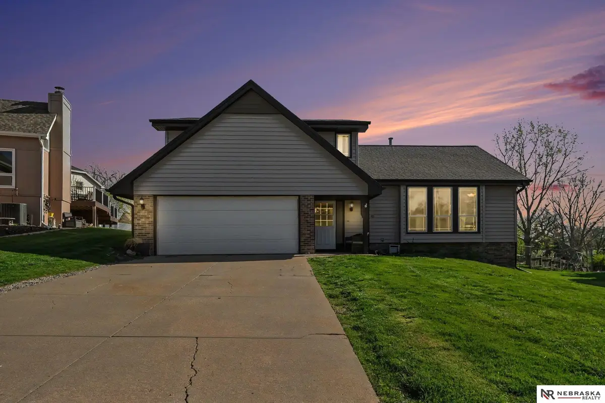 906 Berkley Avenue, Papillion, NE 68046 - #1