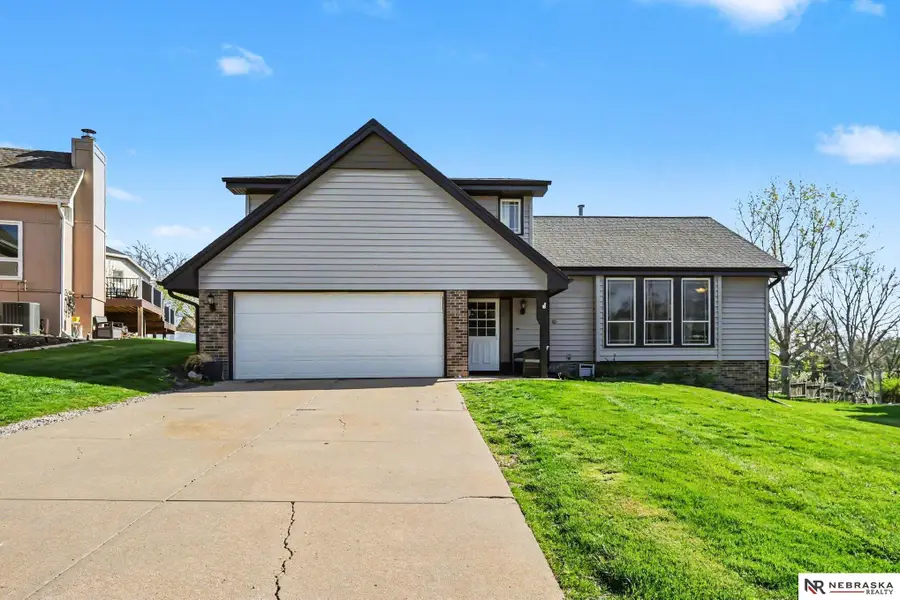 906 Berkley Avenue, Papillion, NE 68046 - #2