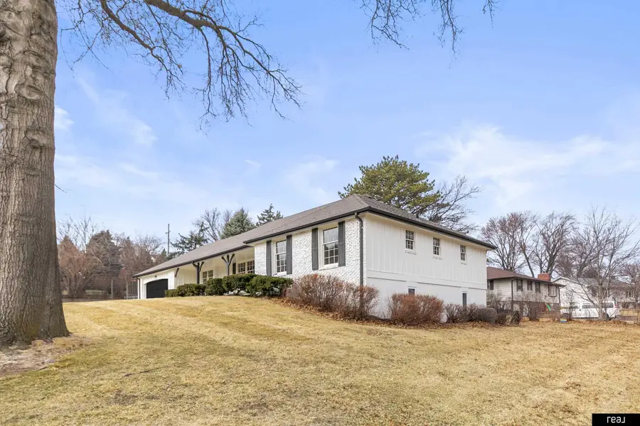 11918 Leavenworth Road, Omaha, NE 68154 - #2