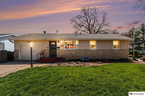 210 Greenwood Avenue, Seward, NE 68434