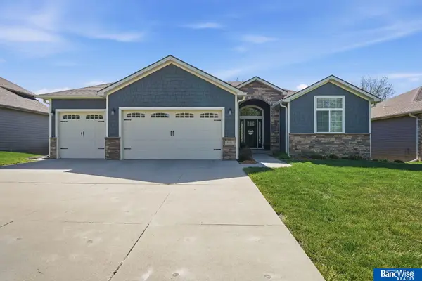 6851 Laurent Circle, Lincoln, NE 68526