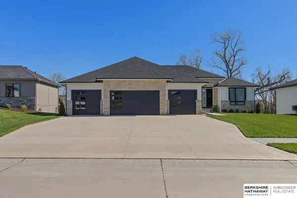 5727 N 208 Street, Omaha, NE 68022