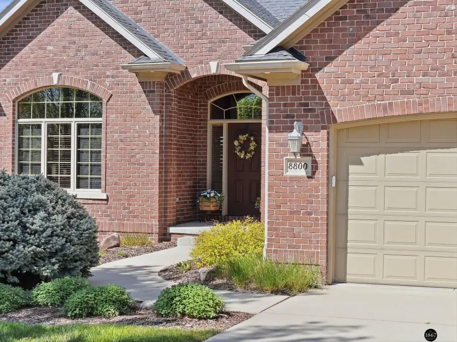 8800 Oakmont Drive, Lincoln, NE 68526 - #2
