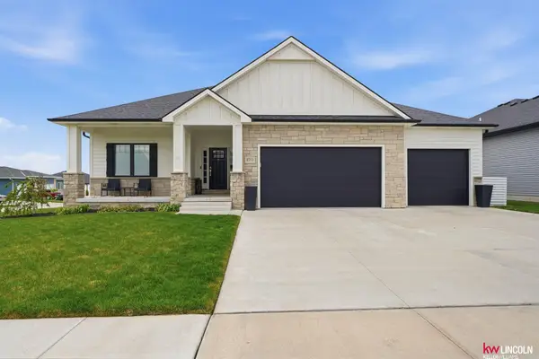 8753 S 83 Court, Lincoln, NE 68516