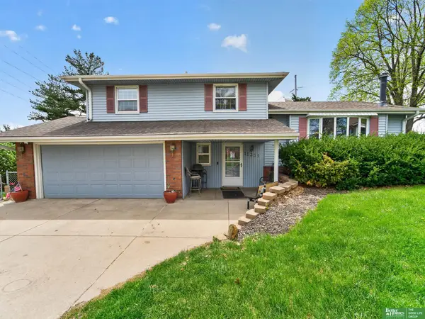 12331 Grey Fawn Drive, Omaha, NE 68154-3511