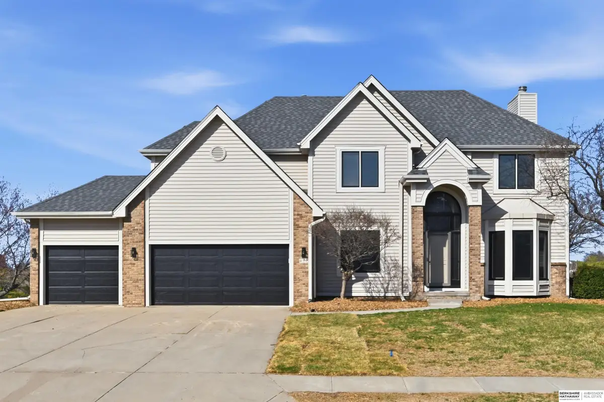 917 Killarney Drive, Papillion, NE 68046 - #1