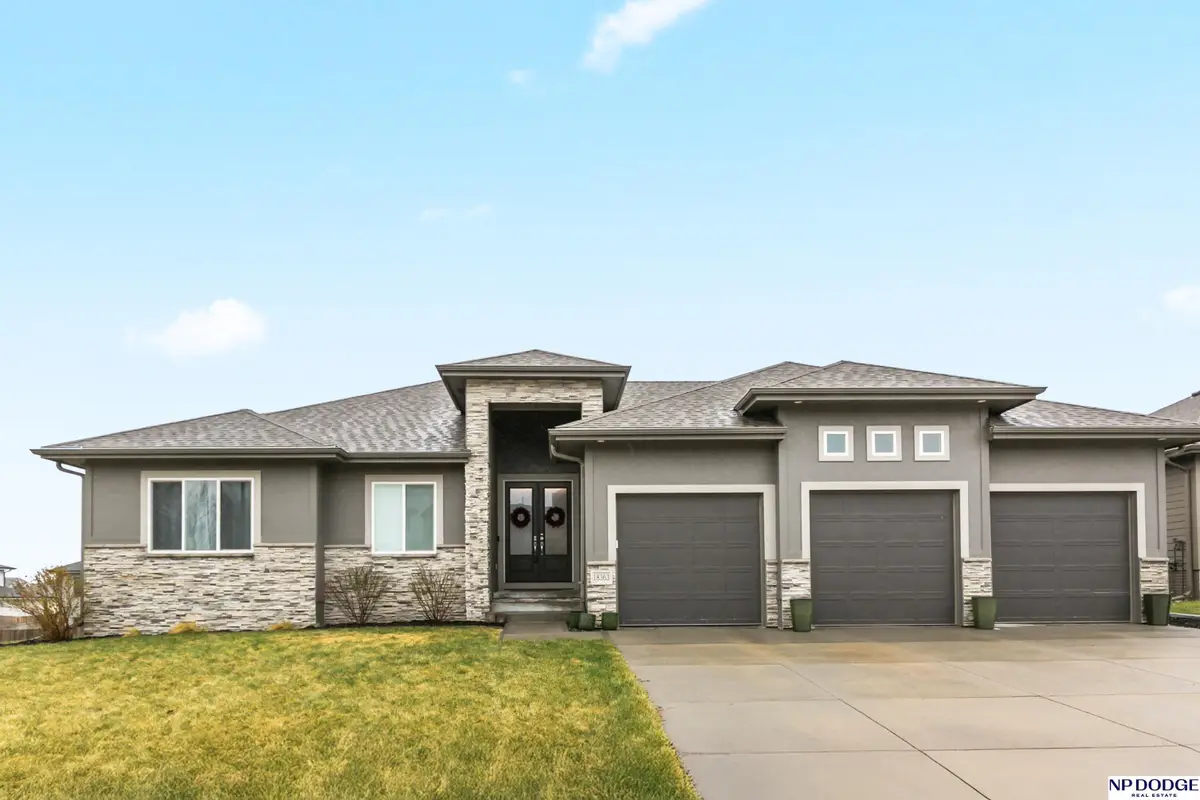 18363 Lake Circle, Elkhorn, NE 68022 - #1