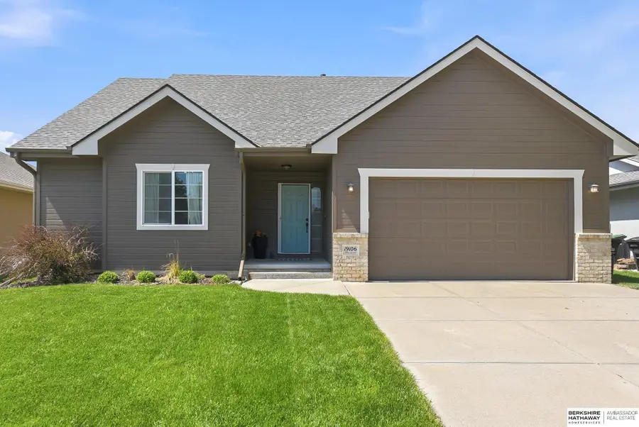 19106 Ohio Street, Elkhorn, NE 68022 - #2