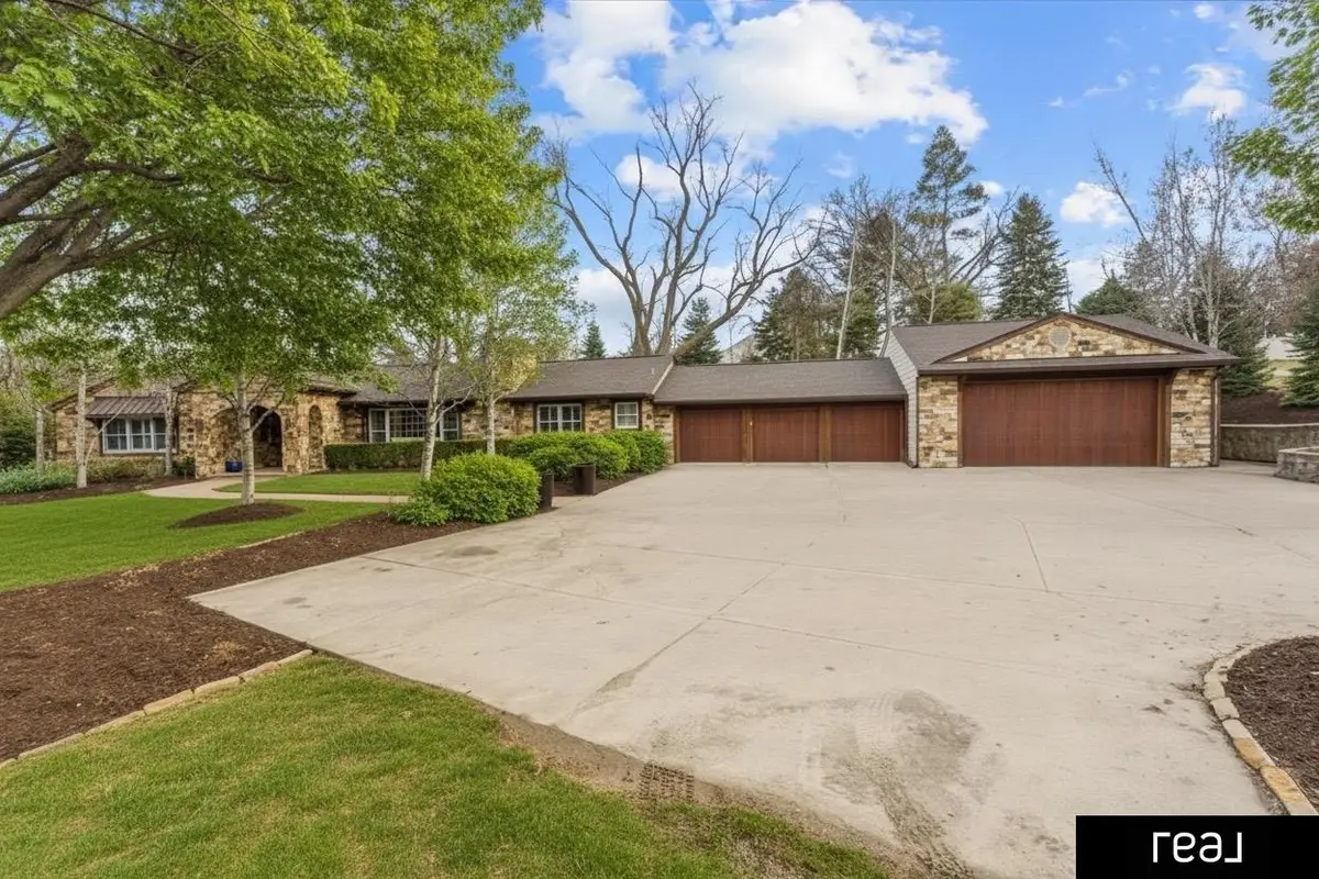 805 Ridgewood Avenue, Omaha, NE 68114 - #1