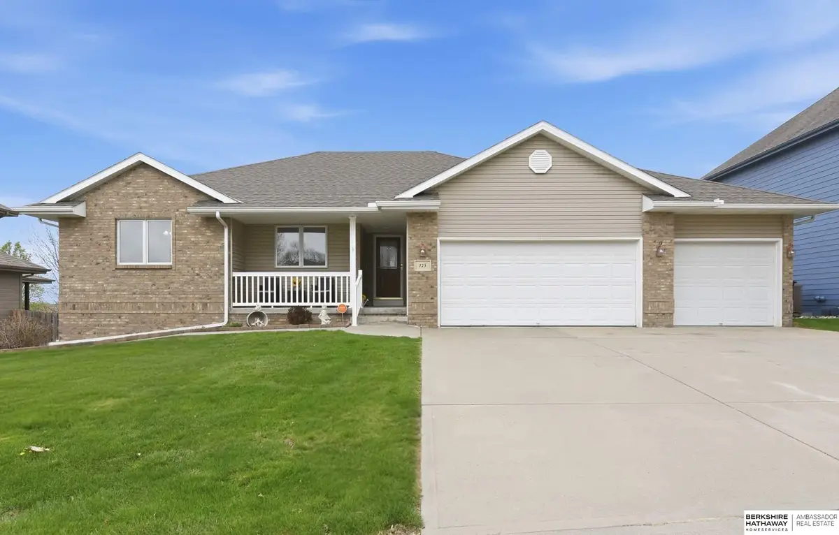 125 S 202nd Street, Elkhorn, NE 68022 - #1