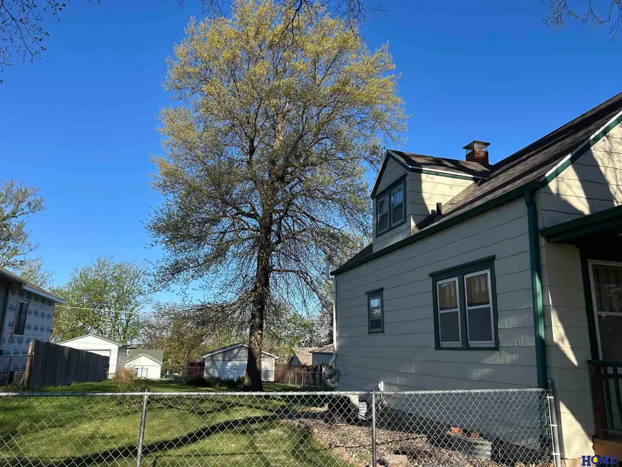 3835 S 16th Street, Lincoln, NE 68502 - #3