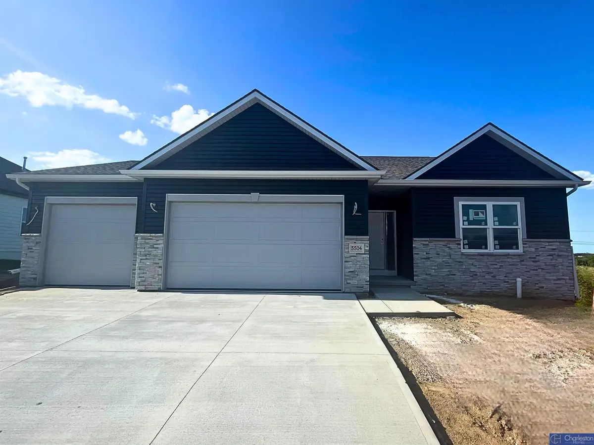 5504 Leawood Circle, Papillion, NE 68133 - #1