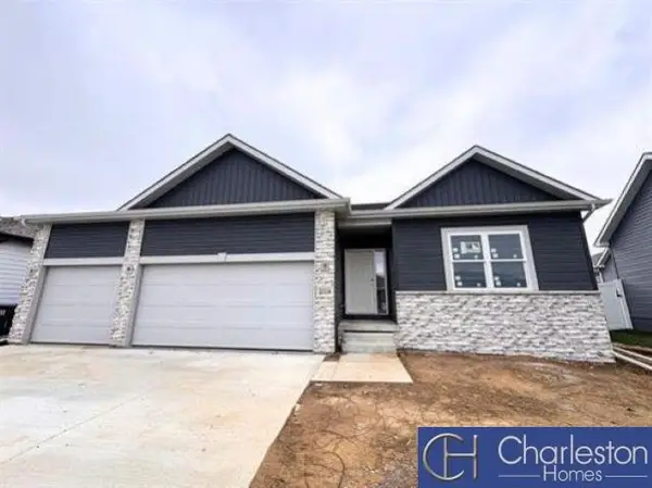 5504 Leawood Circle, Papillion, NE 68133
