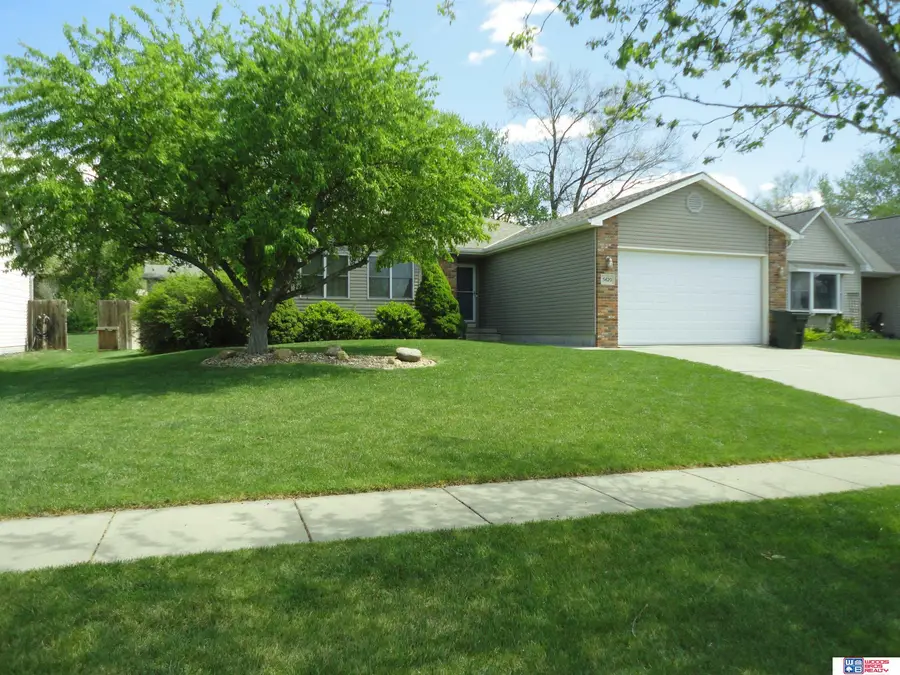 5420 Hunts Drive, Lincoln, NE 68512 - #2
