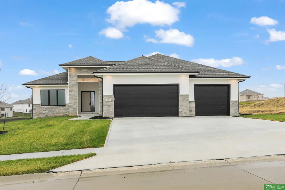 10023 Prospect Street, Papillion, NE 68046 - #1