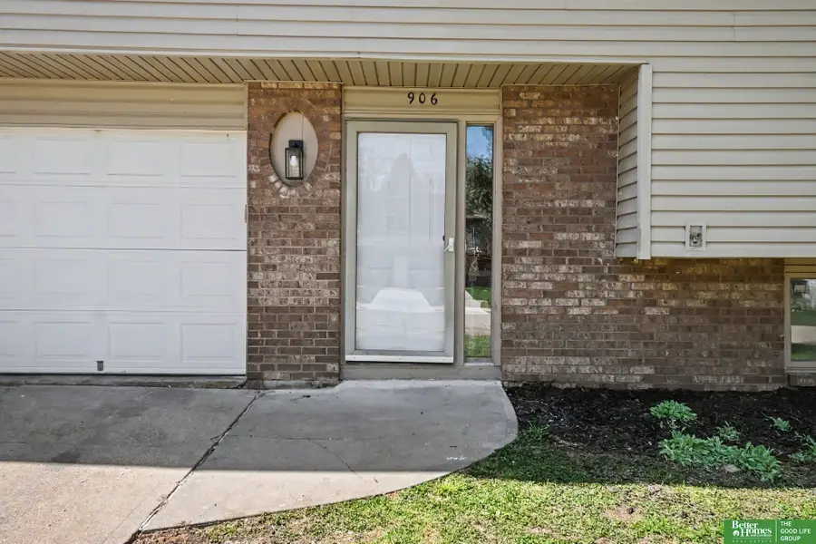 906 Overland Trail, Papillion, NE 68046 - #3