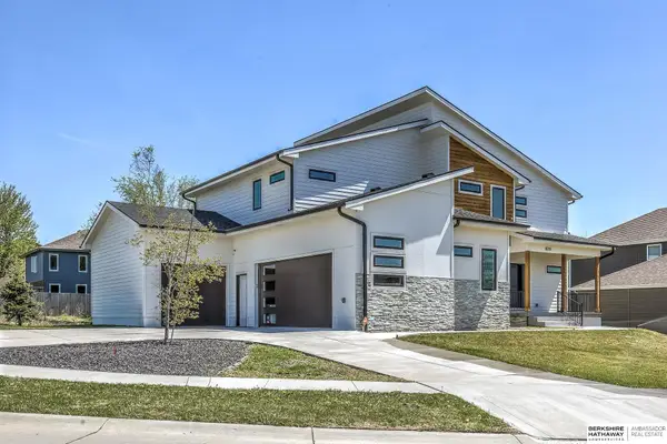 8215 N 166 Street, Bennington, NE 68007