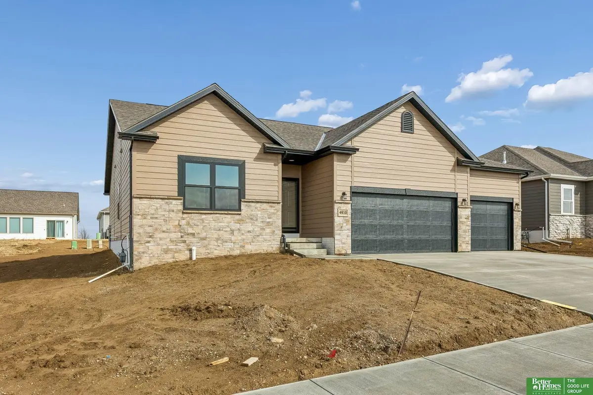 4910 Pinehill Road, Bellevue, NE 68133 - #1