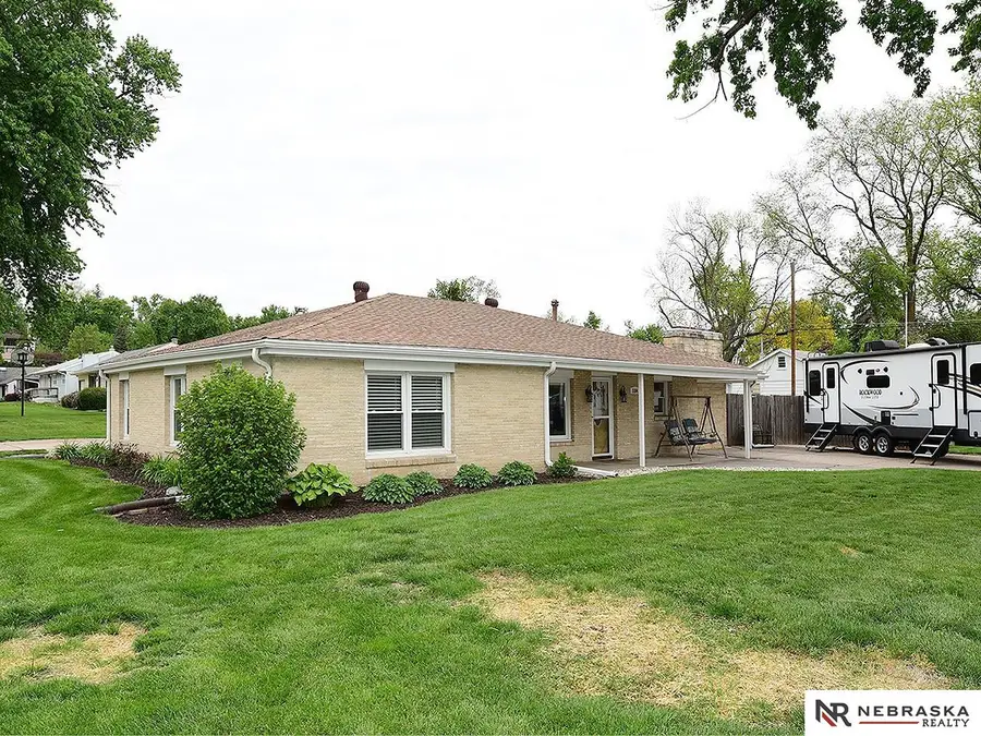 1104 North 85 Street, Omaha, NE 68114 - #3