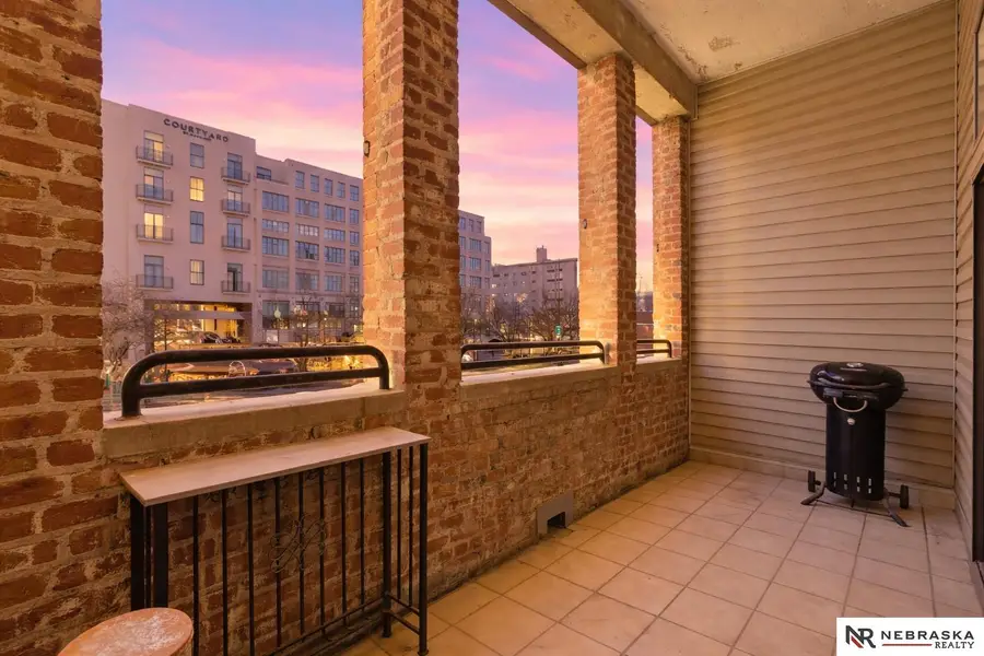 902 Dodge Street #203, Omaha, NE 68102 - #3