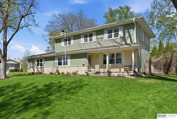 1103 Parc Drive, Papillion, NE 68046