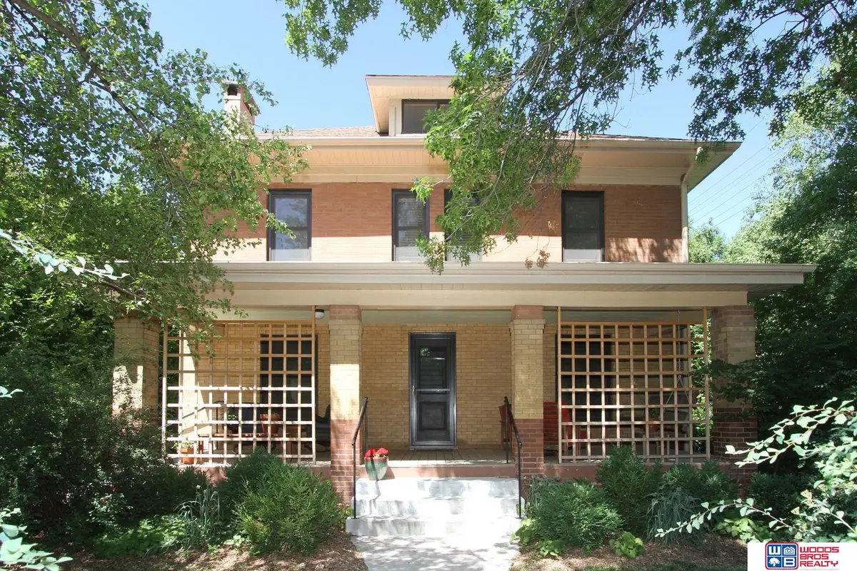 1233 N 42nd Street, Lincoln, NE 68503 - #1