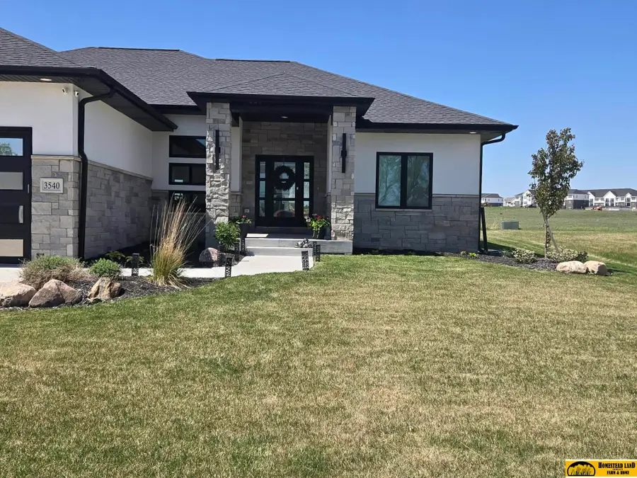 3540 Tree Line Drive, Lincoln, NE 68516 - #2