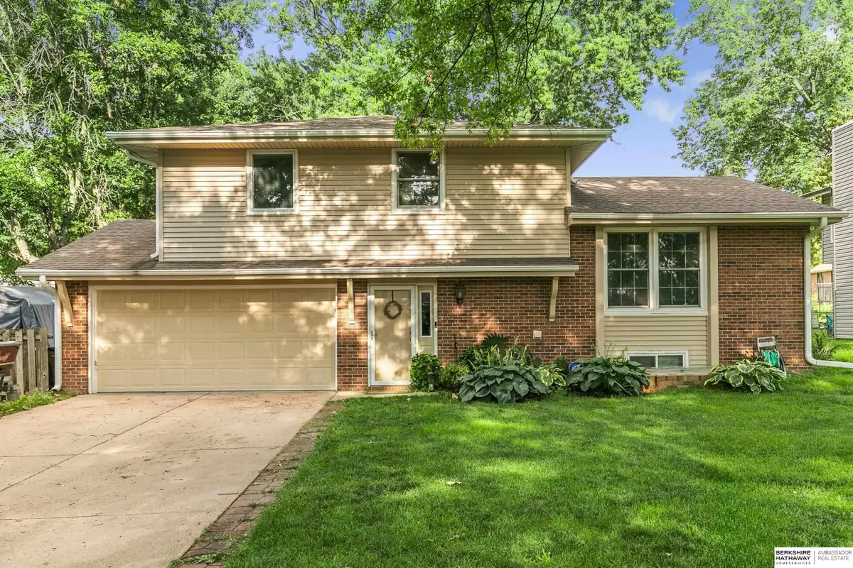 920 Lamplighter Lane, Lincoln, NE 68510 - #1