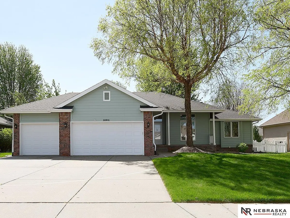 20911 Hampton Circle, Gretna, NE 68028 - #1