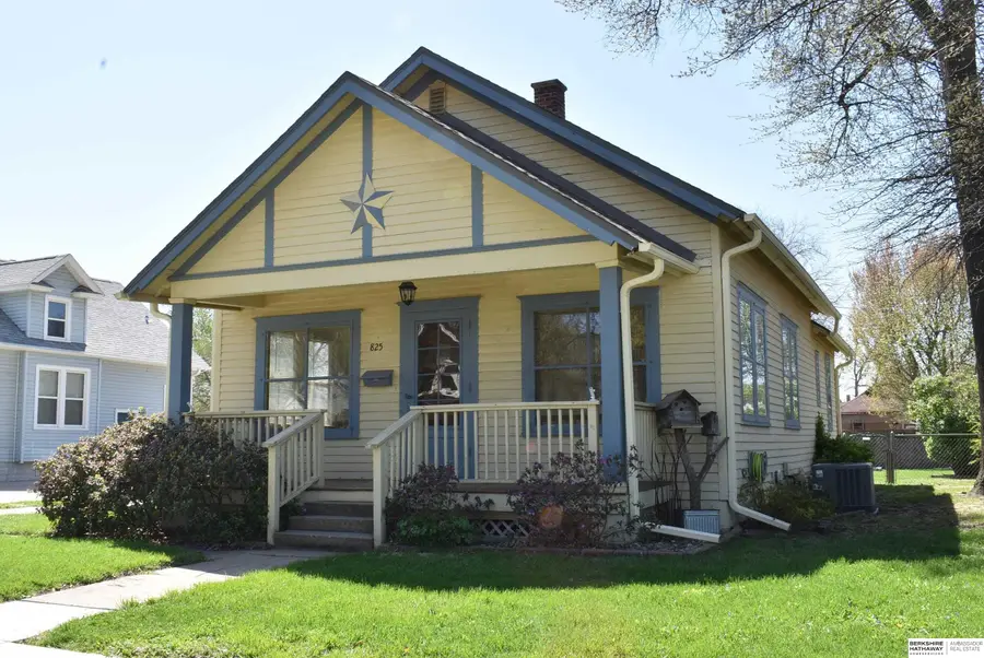 825 W 9th Street, Fremont, NE 68025 - #2