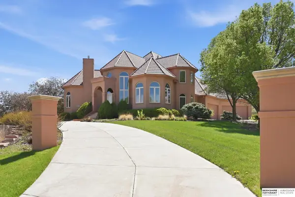 13707 Cuming Street, Omaha, NE 68154