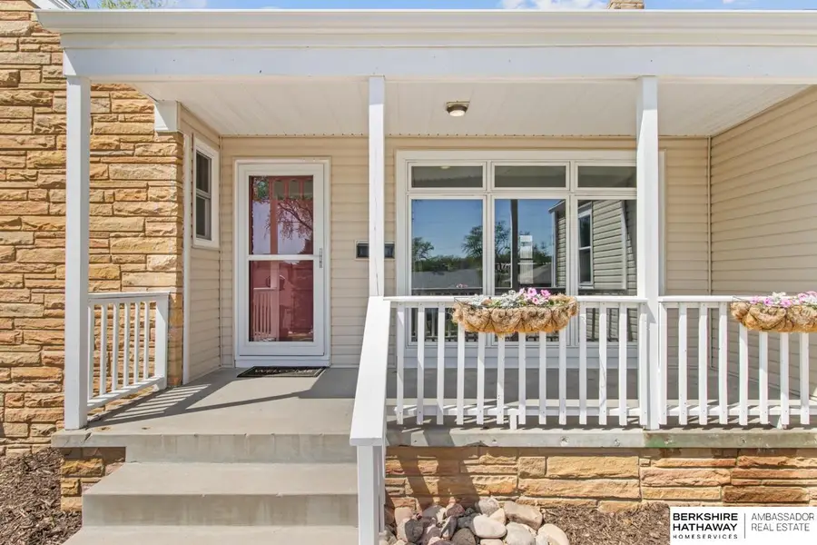 530 N 72nd Avenue, Omaha, NE 68114 - #2