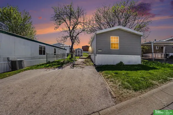15025 E Plaza #192, Omaha, NE 68137