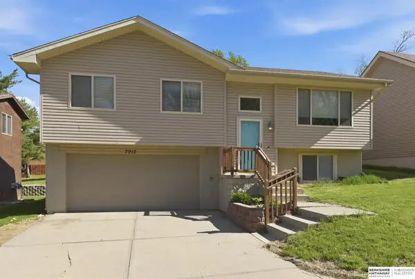 7912 Potter Plaza, Omaha, NE 68122