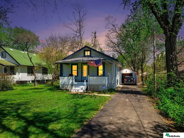 2619 Benson Gardens Boulevard, Omaha, NE 68134