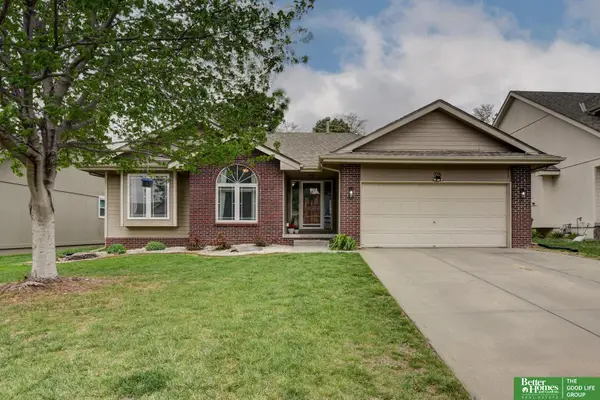 718 Cedar View Circle, Bellevue, NE 68123