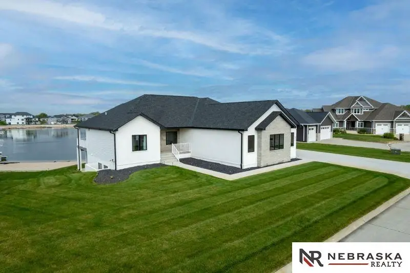 962 S Red Cedar Lane, Columbus, NE 68601 - #2
